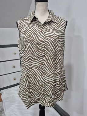 D&Co Linen Blend Olive Green And Off White Sleeveless Blouse